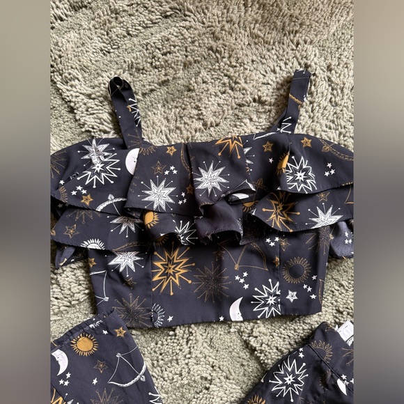 Lost + Wander Zodiac Two Piece Set - Picture 4 of 11